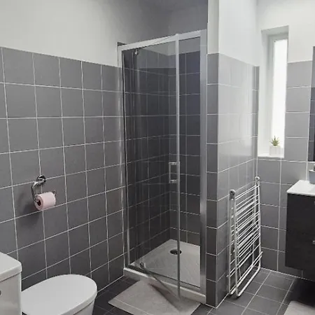 Central, Parking - 4 Pers. - Fr-1-879-10 * Rochefort (Charente-Maritime)
